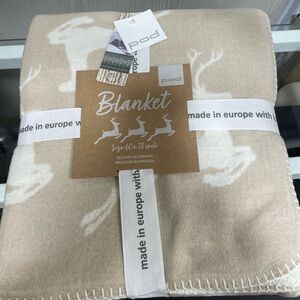NEW Pad Beige and White Deer Throw Blanket